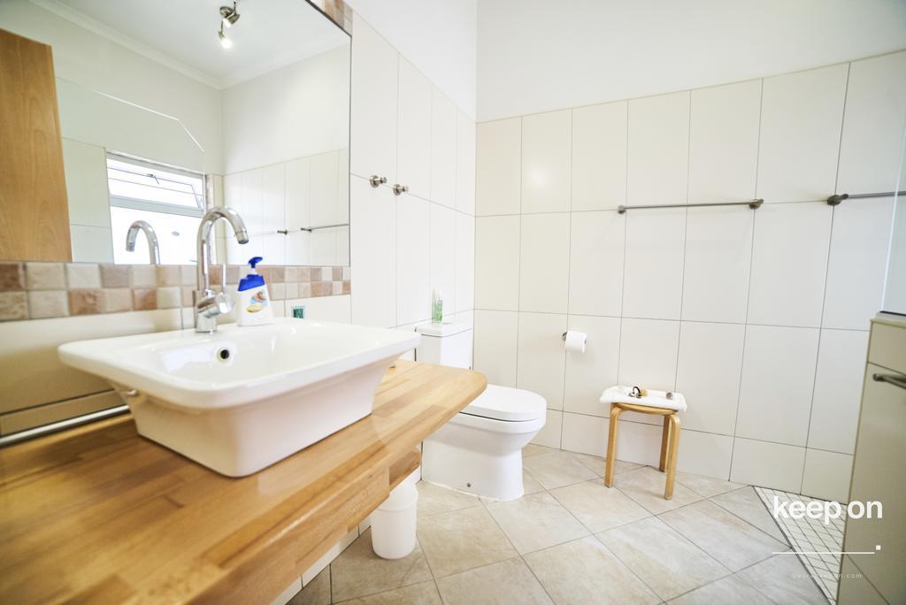 Meike'S Guesthouse Свакопмунд Экстерьер фото