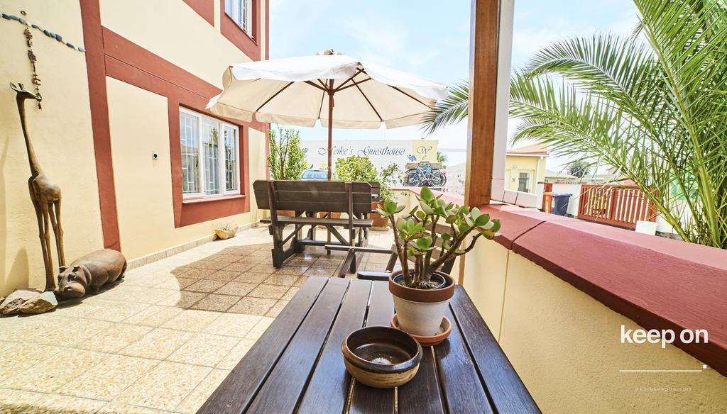 Meike'S Guesthouse Свакопмунд Экстерьер фото