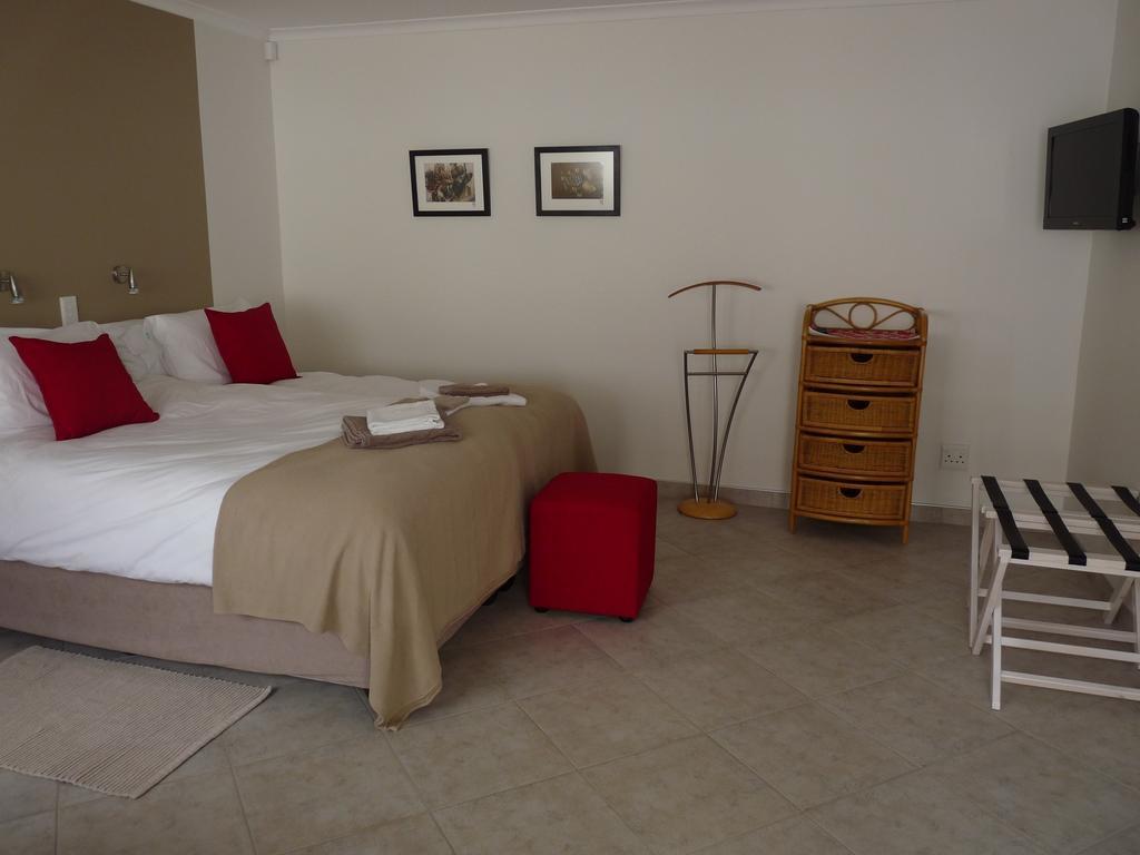 Meike'S Guesthouse Свакопмунд Экстерьер фото
